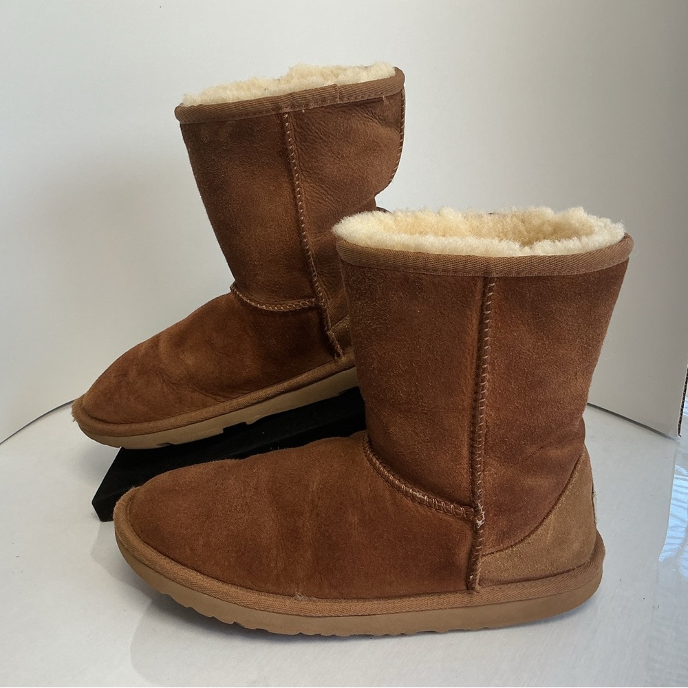 UGG Classic II Chestnut Sheepskin Boots Big Kids 6